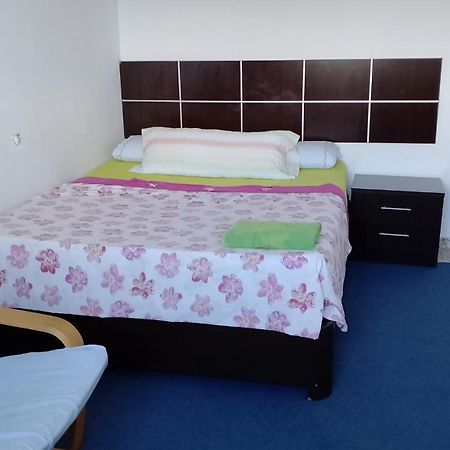 Habitacion Privada Centro Malaga Cerca Tren Maria Zambrano Y Playa Muy Buena Conexion Wifi Málaga Exterior foto