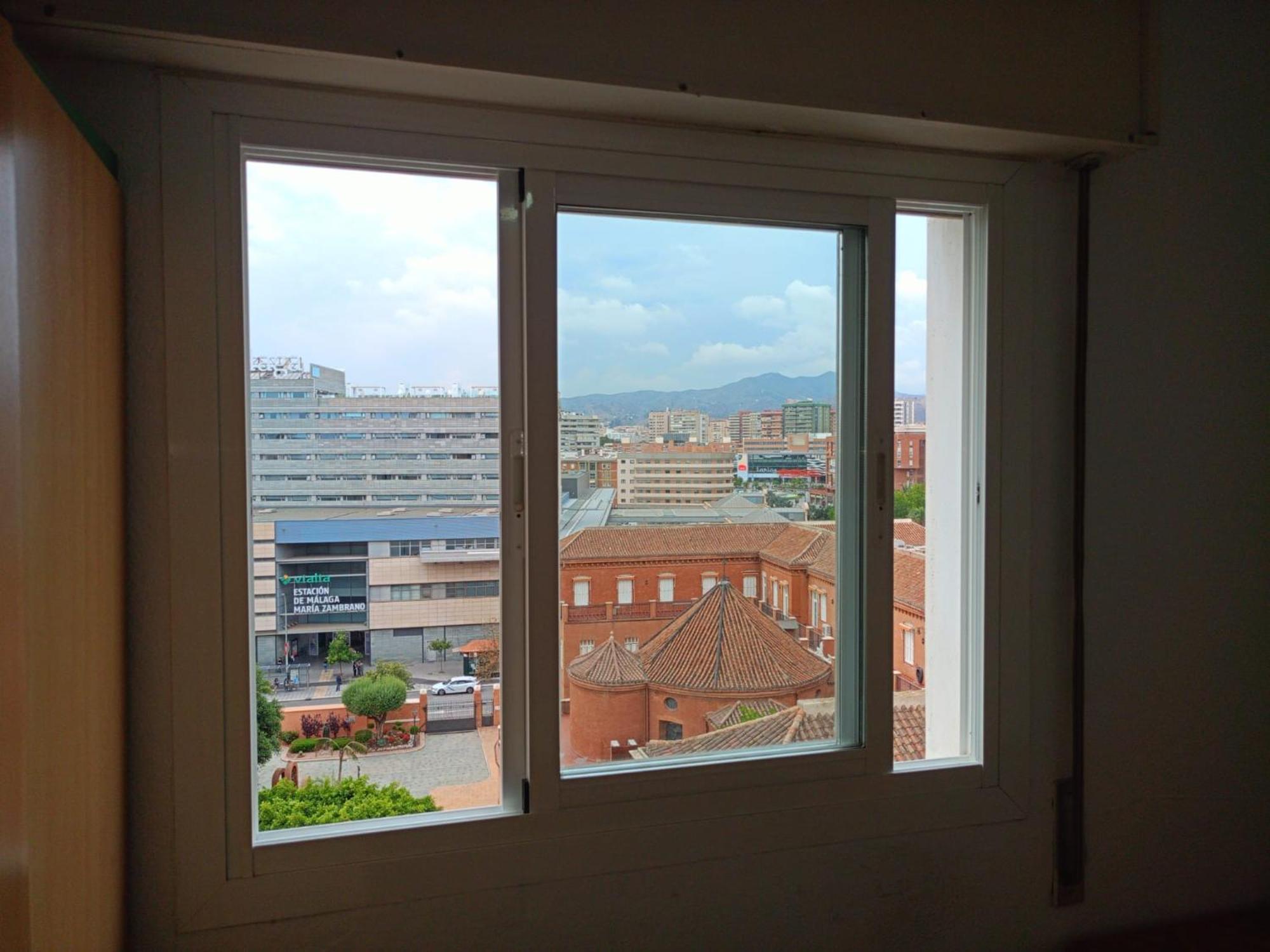 Habitacion Privada Centro Malaga Cerca Tren Maria Zambrano Y Playa Muy Buena Conexion Wifi Málaga Exterior foto
